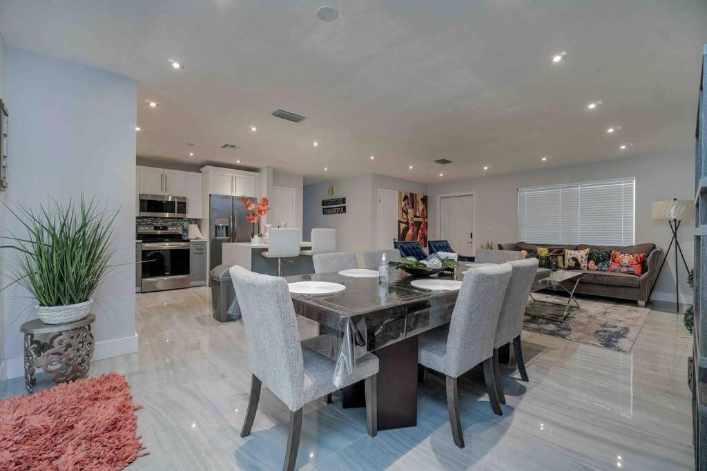 Сasa de vacaciones Heart Of Luxury 4br Pool 5 Min *