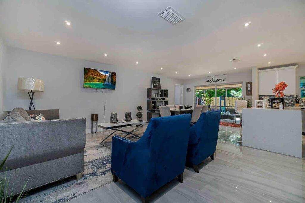 Heart Of Luxury 4br Pool 5 Min Hébergement de vacances